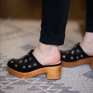 Never been worn Urban Outfitters clogs